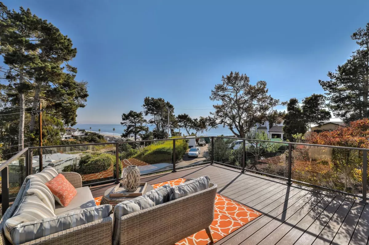 Aptos, CA 95003,657 Bayview Drive