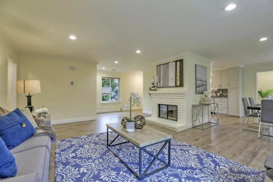 72 Loyola Avenue, Menlo Park, CA 94025