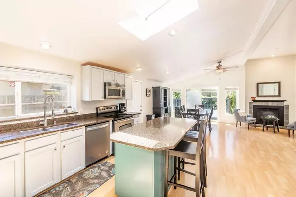 9510 Cabrillo Highway, Moss Beach, CA 94038