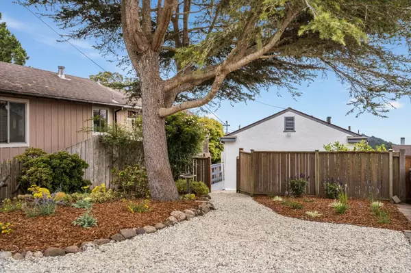 862 Kelmore Street, Moss Beach, CA 94038