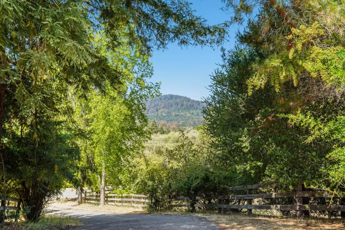 Portola Valley, CA 94028,118 Mapache Drive