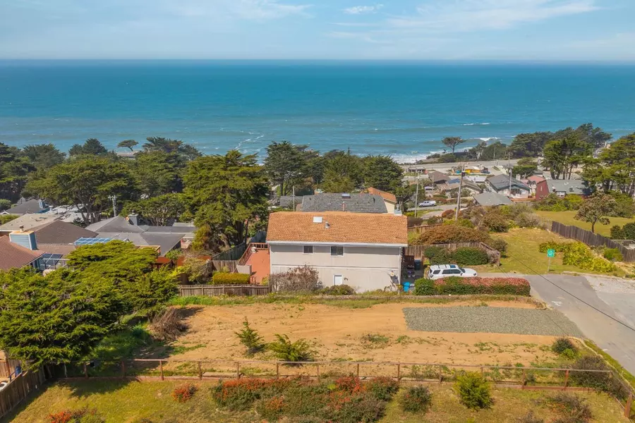 350 9th Street, Montara, CA 94037