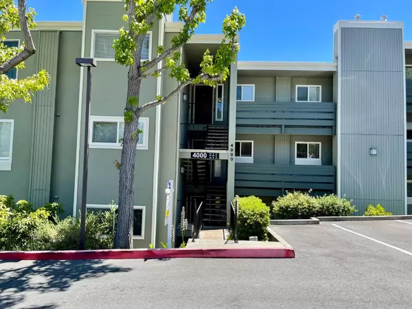 4000 Farm Hill Boulevard #207, Redwood City, CA 94061