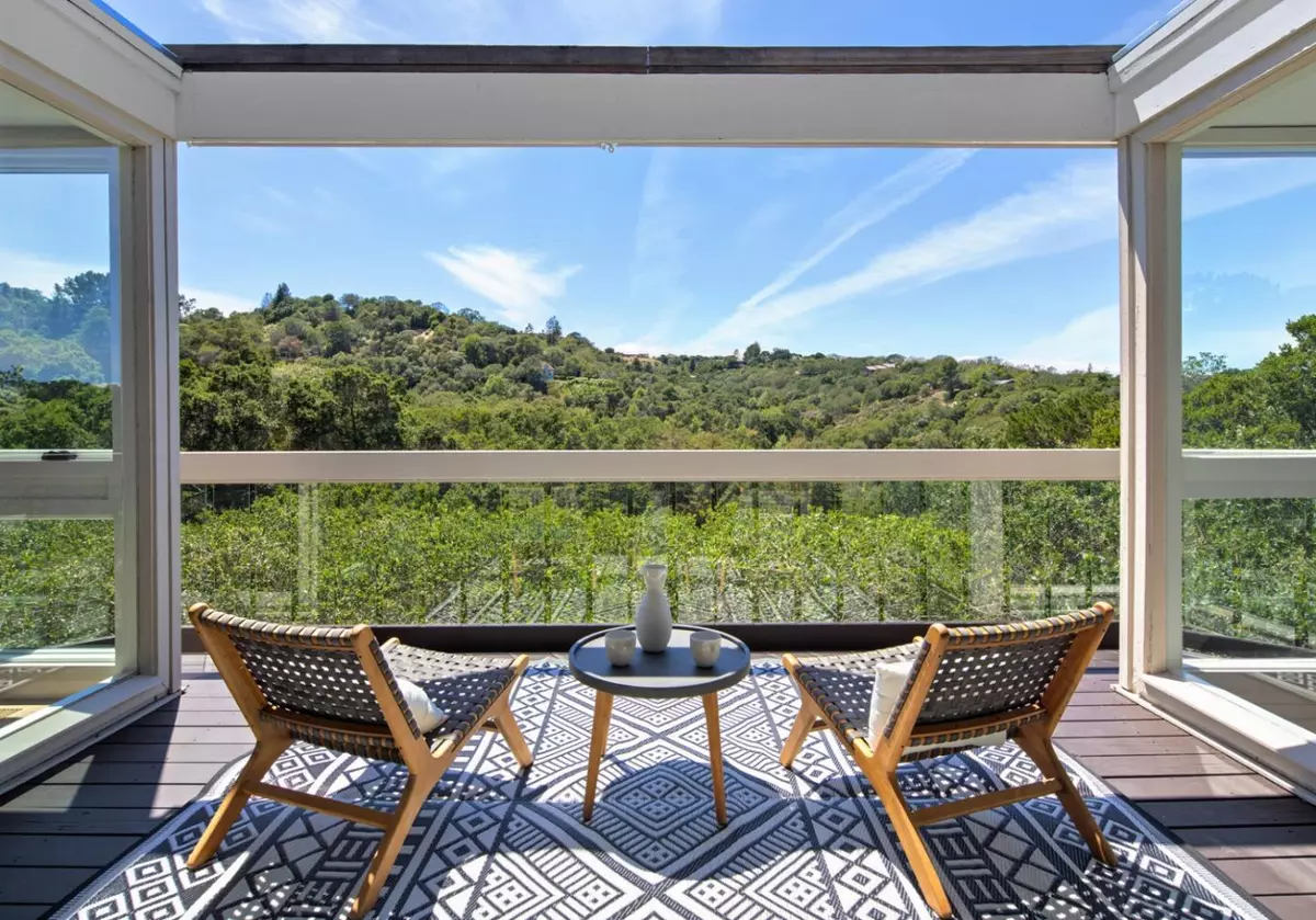 Portola Valley, CA 94028,736 La Mesa Drive