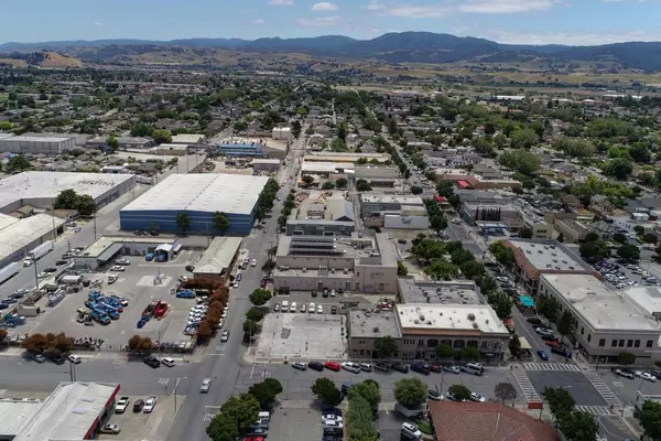 Hollister, CA 95023,211 6th Street