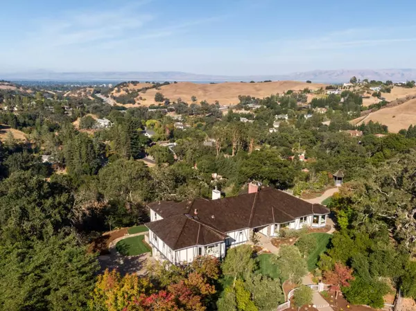 13920 Mirmirou Drive, Los Altos Hills, CA 94022