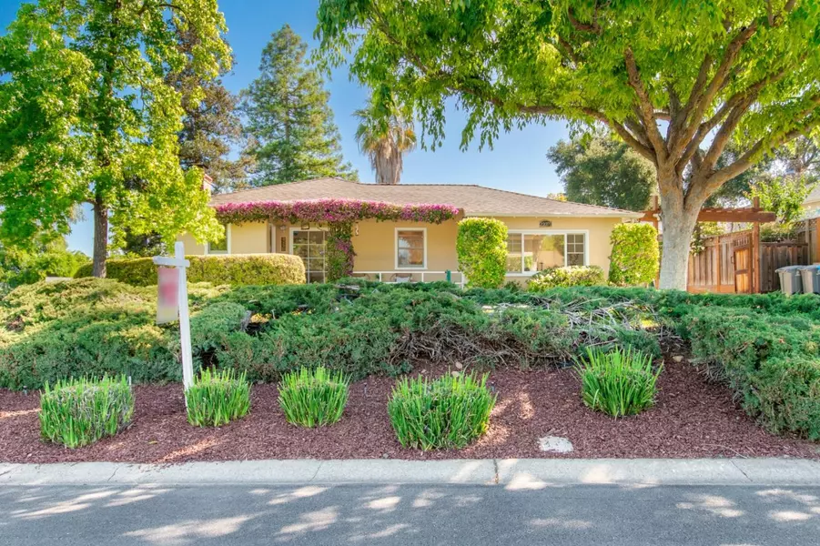 22071 Hibiscus Drive, Cupertino, CA 95014