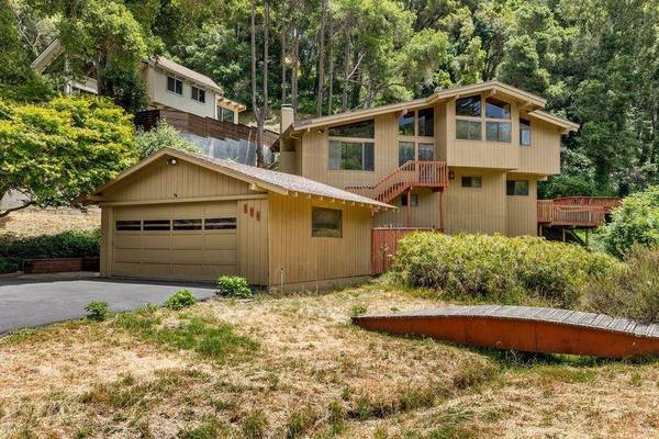 890 Wallace Avenue, Aptos, CA 95003