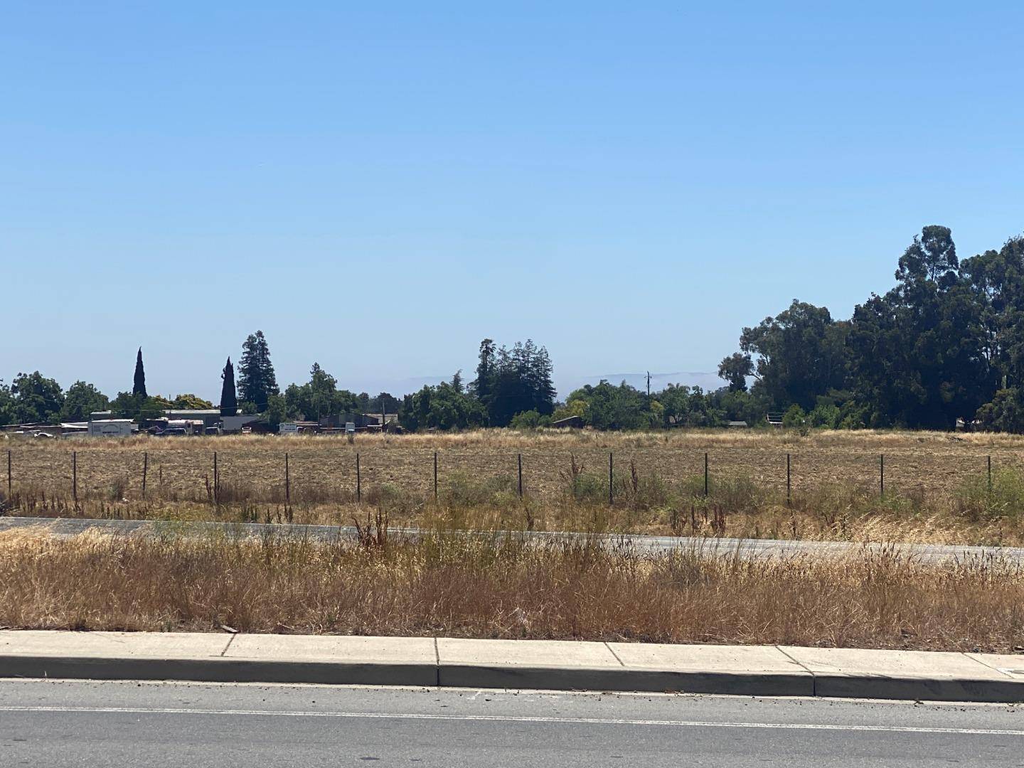Morgan Hill, CA 95037,0 Tennant Avenue