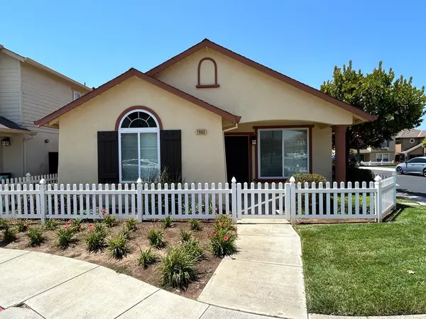 19602 Rogge Village Drive, Salinas, CA 93906