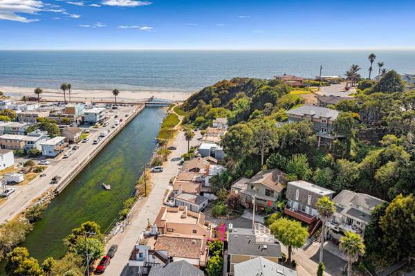 105 Glen Drive, Aptos, CA 95003