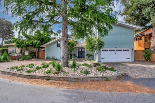 627 Seacliff Drive, Aptos, CA 95003