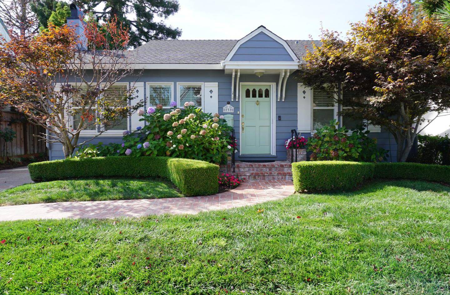 737 Neuchatel Avenue, Burlingame, CA 94010