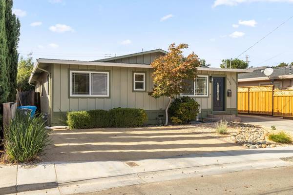 10135 Santa Clara Avenue, Cupertino, CA 95014