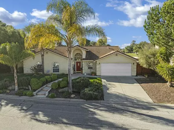 520 Bobbys Lane, Hollister, CA 95023