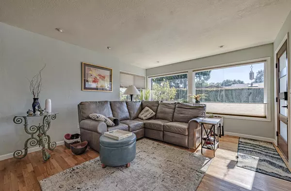 Santa Cruz, CA 95062,2901 Sandy Lane