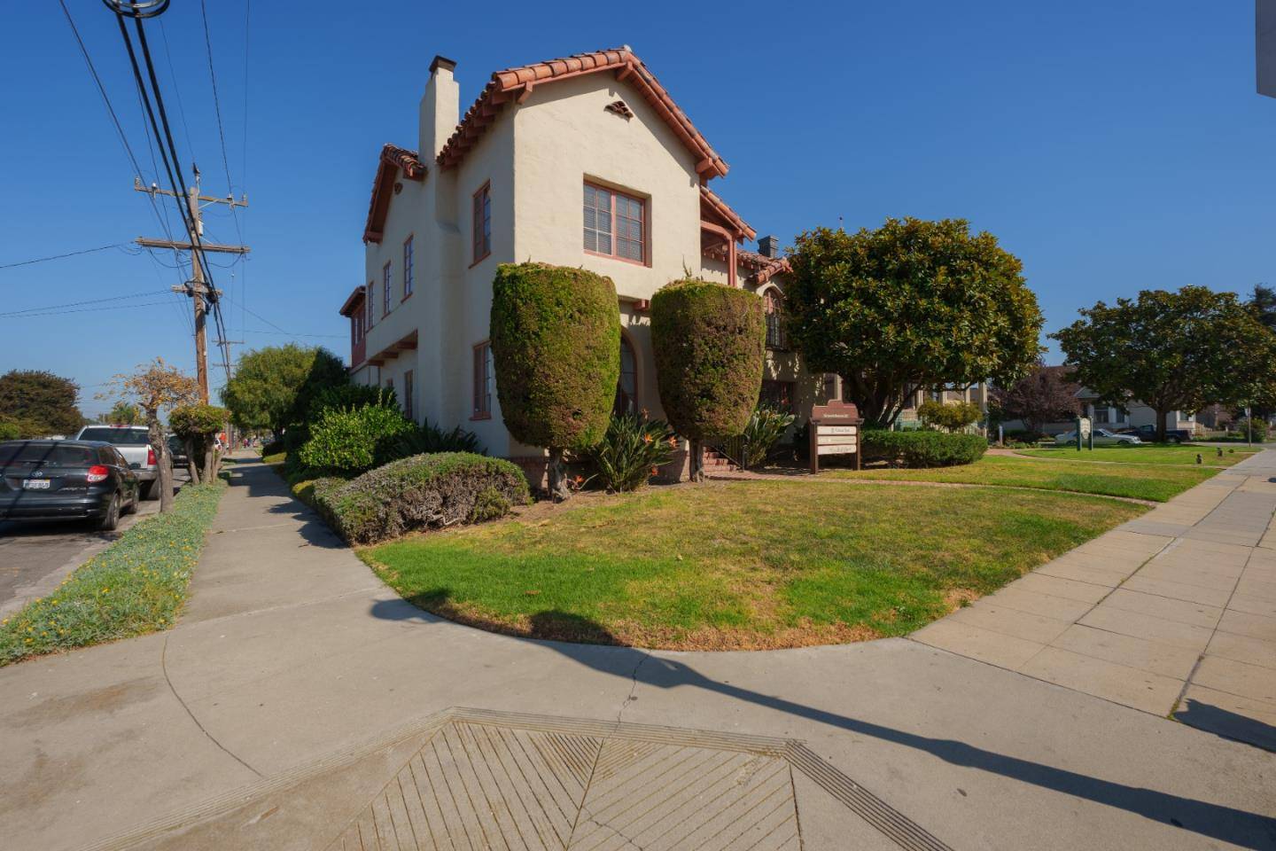 Salinas, CA 93901,158 Central Avenue