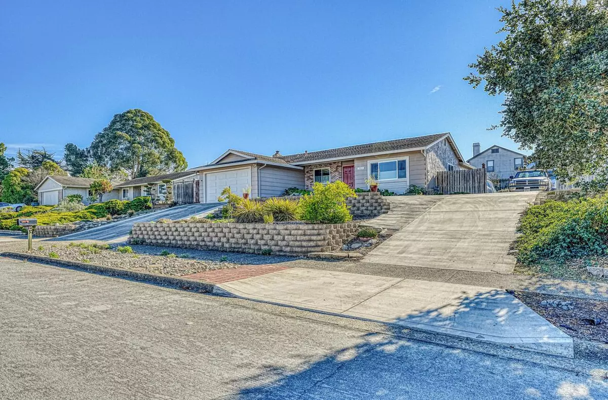 Salinas, CA 93907,9760 Arrowleaf Trail