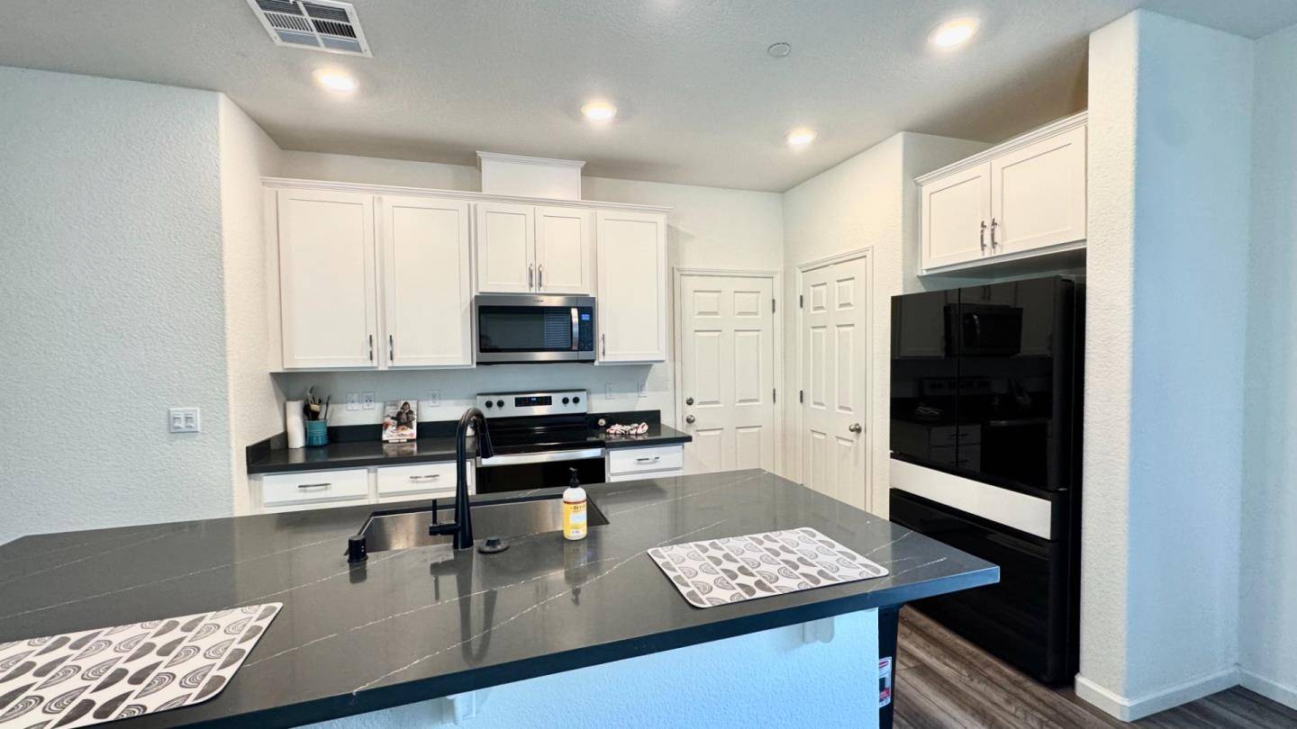 Citrus Heights, CA 95610,6177 Florence Alley