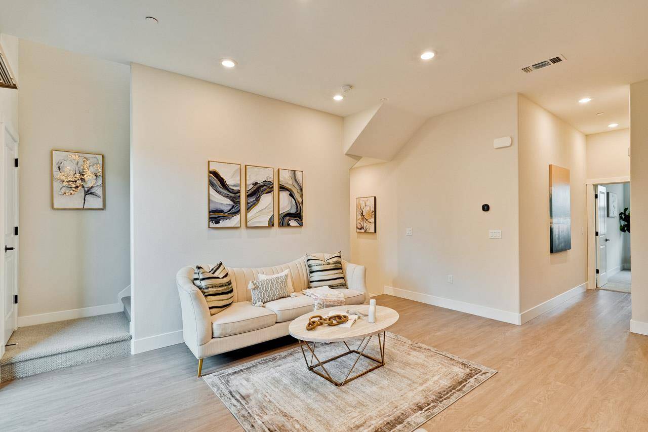Hayward, CA 94544,536 SoMi Court