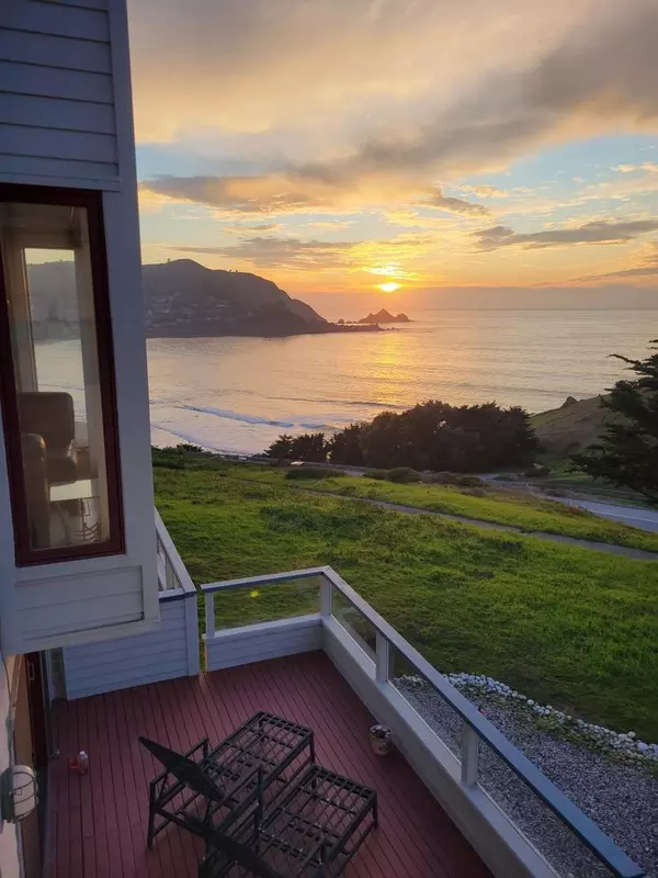 211 Roberts Road, Pacifica, CA 94044