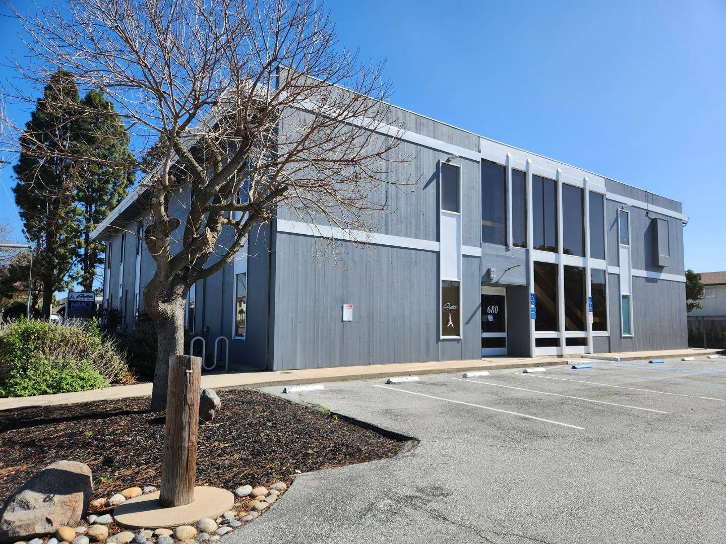 680 E Romie Lane, Salinas, CA 93901
