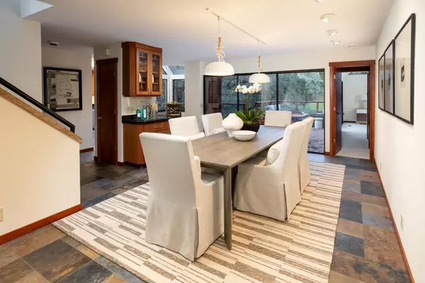 Los Altos Hills, CA 94024,23200 Encinal Court