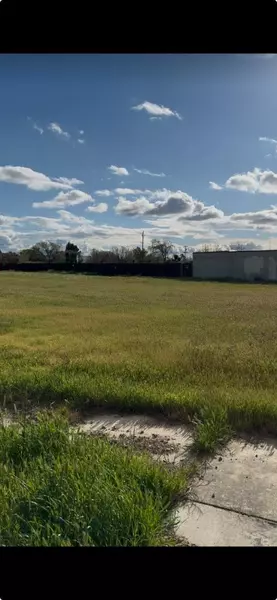 1527 Sarba Court, Los Banos, CA 93635