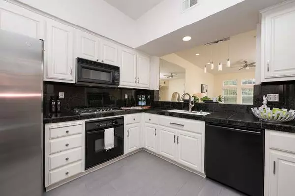 Brisbane, CA 94005,733 Swallowtail Court