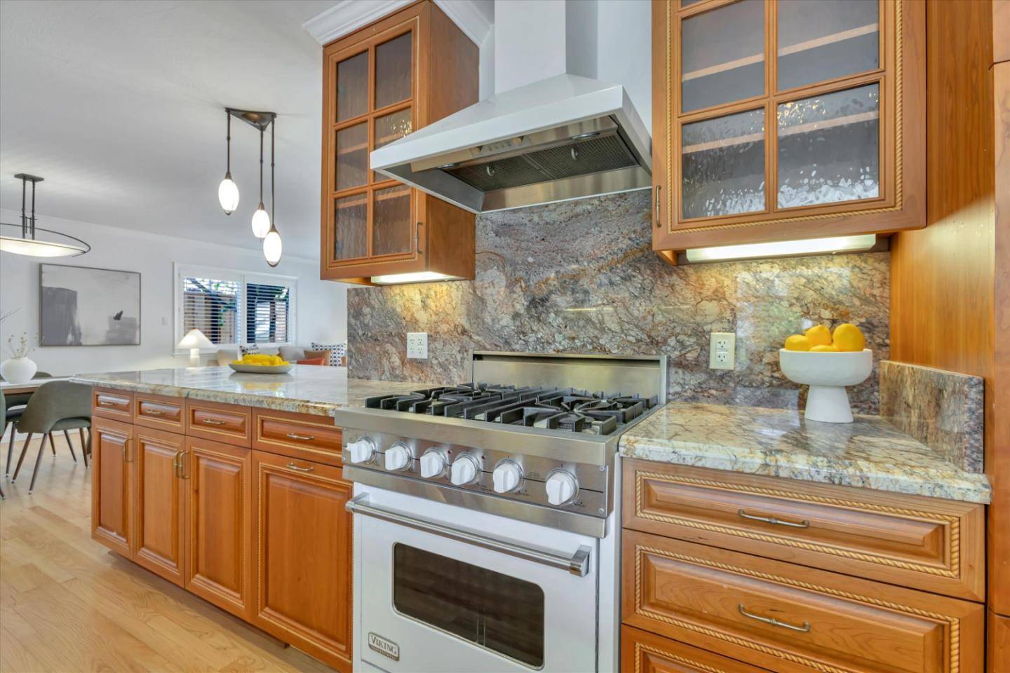 Orinda, CA 94563,27 Whitehall Drive