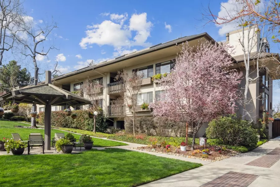 2140 Santa Cruz Avenue #E208, Menlo Park, CA 94025