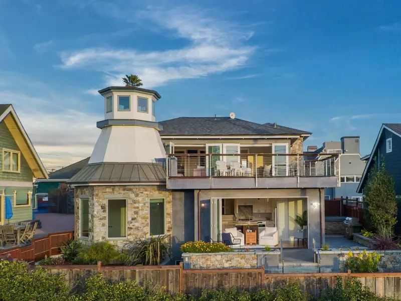 2974 E Cliff Drive, Santa Cruz, CA 95062