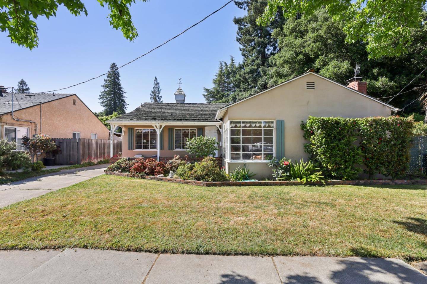 Castro Valley, CA 94546,22075 Baywood Avenue