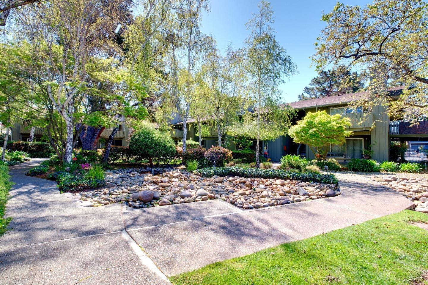 Mountain View, CA 94043,50 E Middlefield Road #40