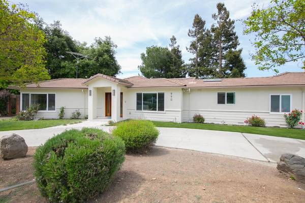 990 Rose Avenue, Mountain View, CA 94040