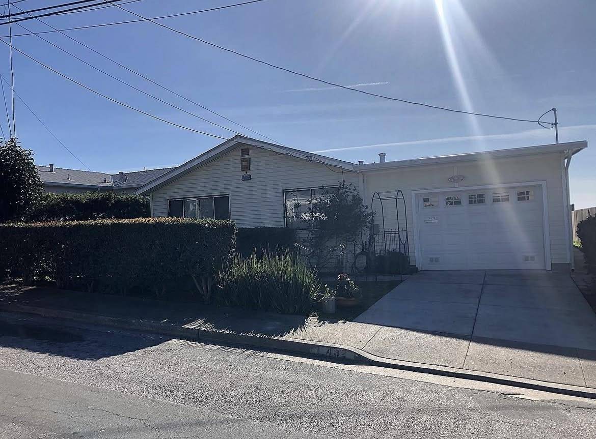 Pacifica, CA 94044,432 Heathcliff Drive