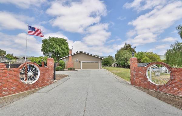 2017 Gypsy Avenue, San Martin, CA 95046