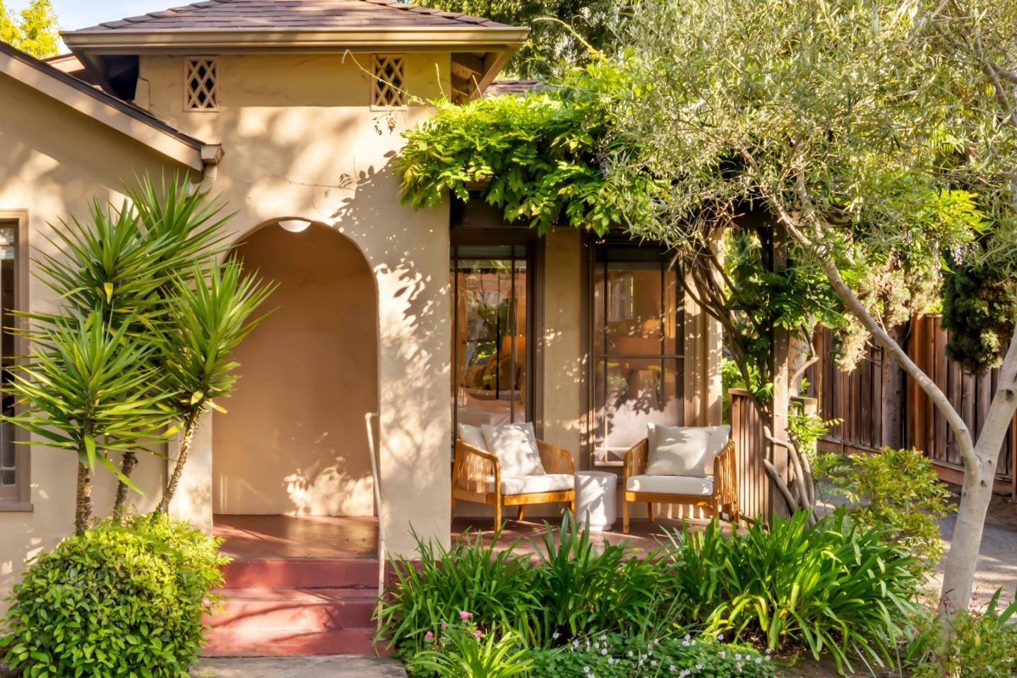 Menlo Park, CA 94025,763 College Avenue