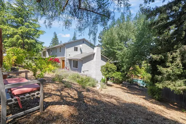 Redwood City, CA 94062,878 Hillcrest Drive