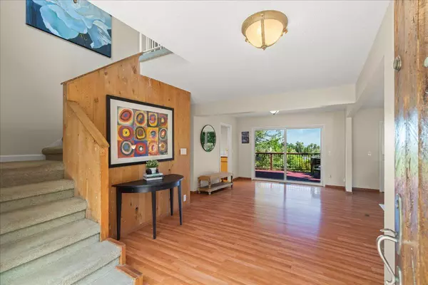 Redwood City, CA 94062,878 Hillcrest Drive