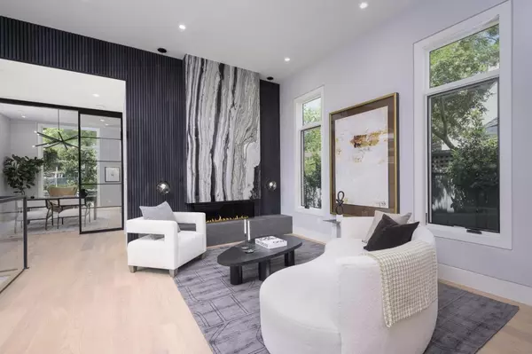 Palo Alto, CA 94301,1027 Waverley Street