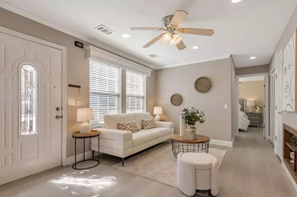 Los Gatos, CA 95032,14685 Oka Road #11