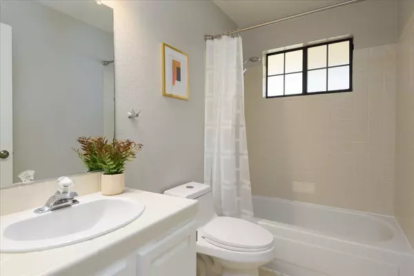 Pacifica, CA 94044,2355 Beach Boulevard #303