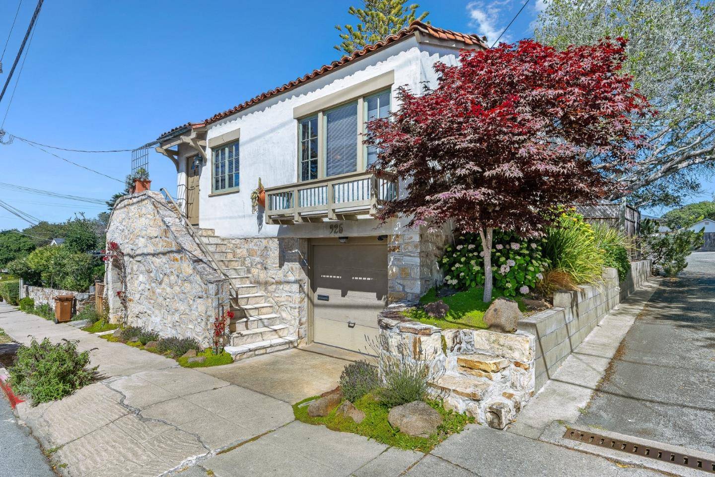 925 Cass Street, Monterey, CA 93940