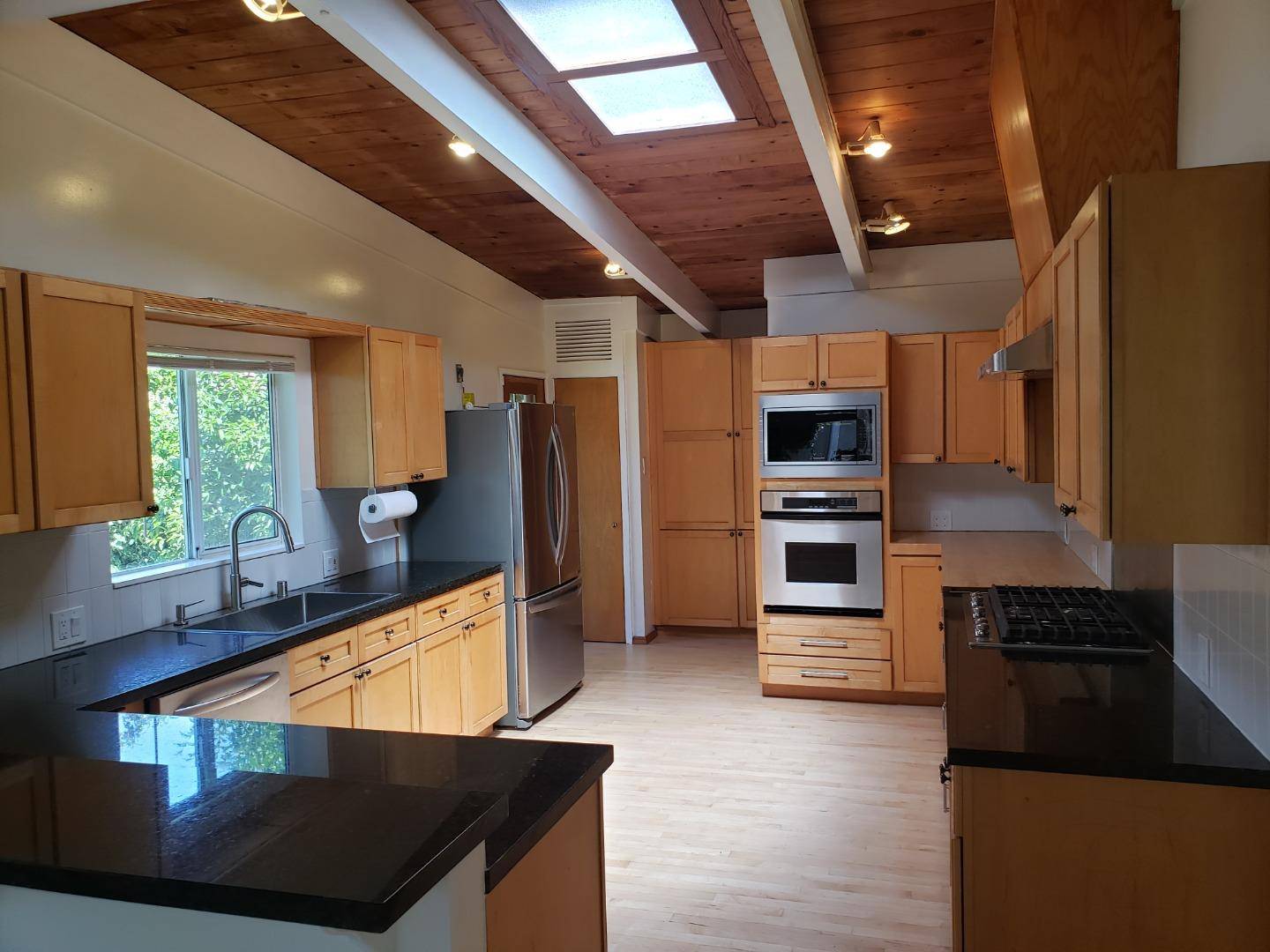 Orinda, CA 94563,528 Moraga