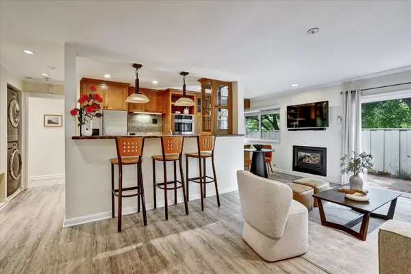 Los Altos, CA 94022,1070 Mercedes Avenue #2
