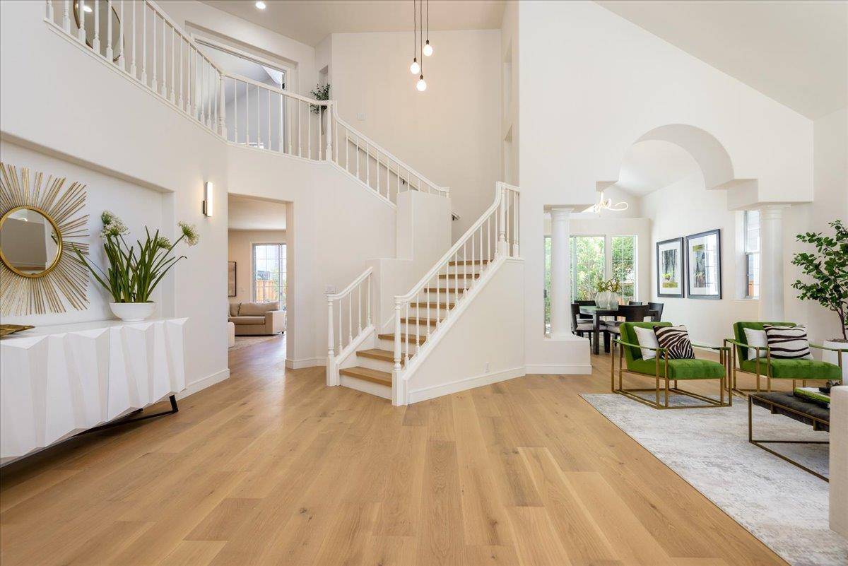 Redwood City, CA 94061,18 Melvin Henry Court