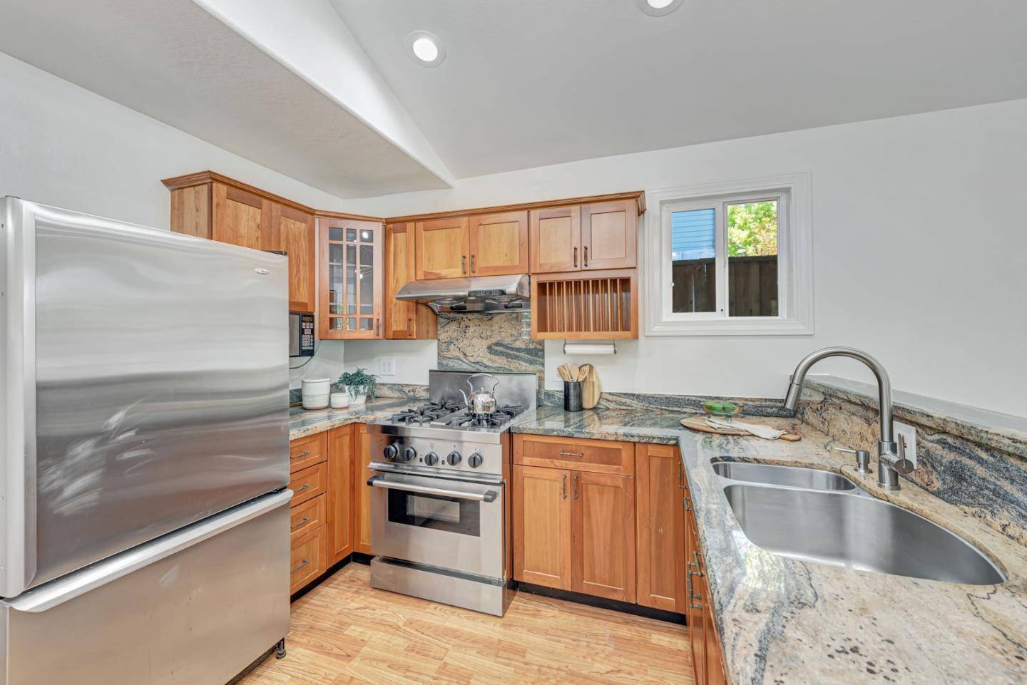 Mountain View, CA 94041,545 W Dana Street