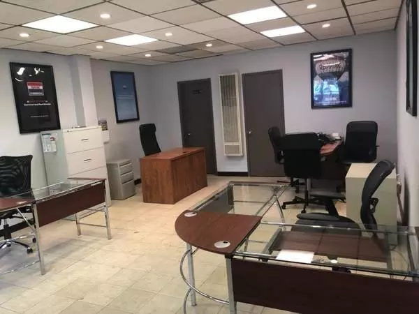 San Francisco, CA 94103,83 Duboce Avenue