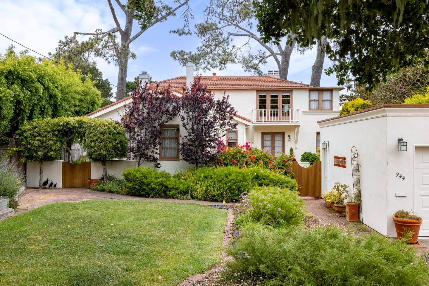 Pacific Grove, CA 93950,944 Bayview Avenue